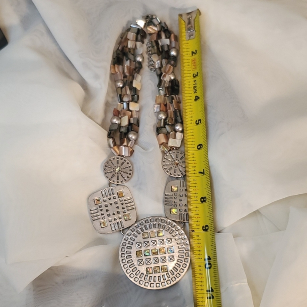 TRIBAL SILVER TONE ABALONE SHELL MEDALLION STATEMENT NECKLACE 22" - Picture 6 of 7